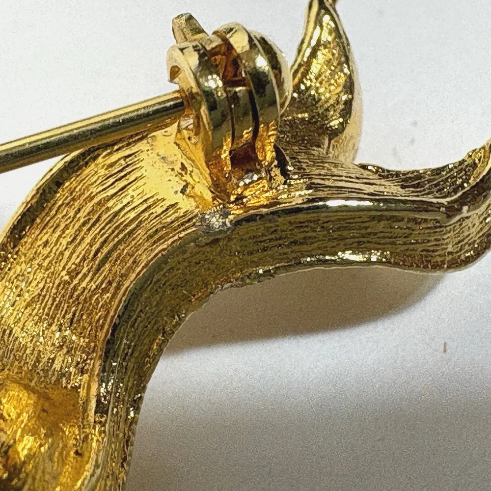 Vintage Gold Tone Satin Textured Ribbon Brooch Pin Retro Coquette 2 1/2